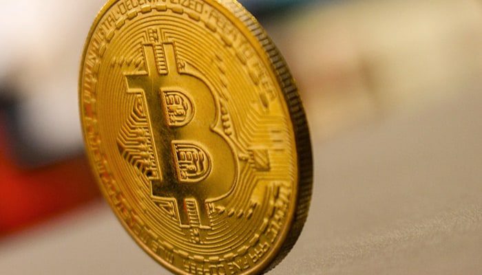 Bitcoin Btc Komt Opnieuw Aan Bij 8 000 Toont Voor De Korte Termijn Bullish Signalen Crypto Insiders