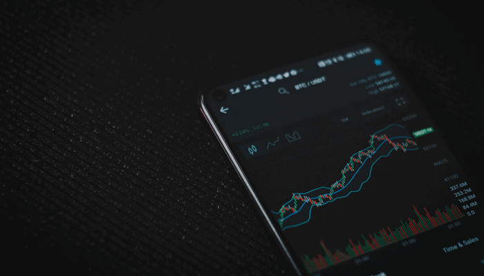 Bitcoin dipt weer na test weerstand, ethereum en cardano volgen, DeFi blijft het goed doen