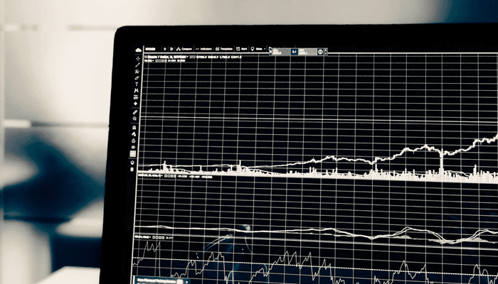 Bitcoin koers schiet omhoog, is dit eindelijk de uitbraak? Dogecoin en Cardano stijgen nog harder!