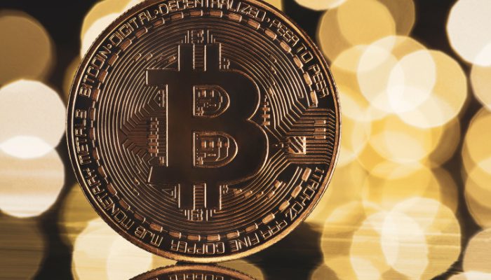 Bitcoin breekt $24k niet, Terra Classic stablecoin stijgt 70%
