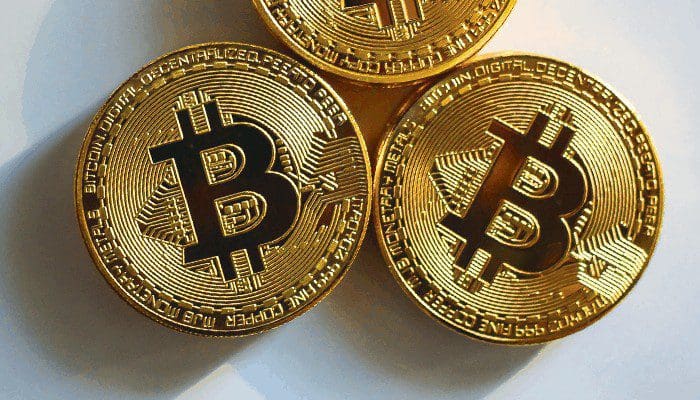 Bitcoin (BTC) herstelt, bizarre stijging bitcoin SV (BSV) van +100%