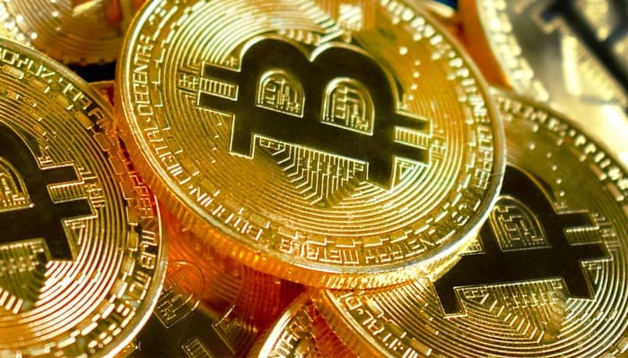 bitcoin_BTC_koers_breekt_uit_en_vormt_nieuwe_yearly_high_op_9812_dollar bitcoin_BTC_koers_breekt_uit_en_vormt_nieuwe_yearly_high_op_9812_dollar