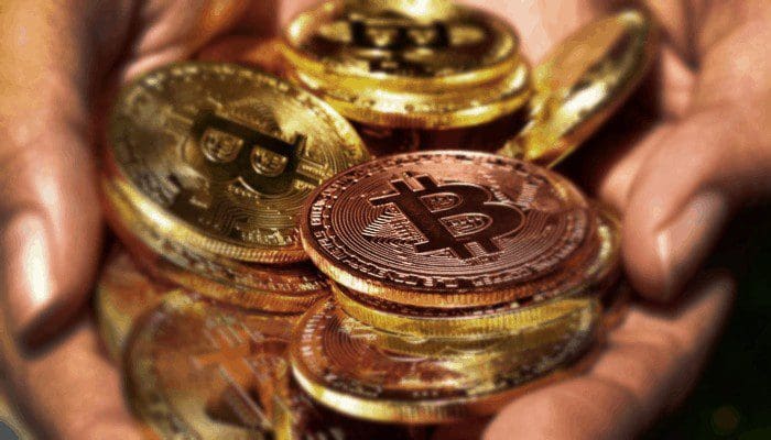 bitcoin_BTC_koers_vestigt_nieuwe_yearly_high_vlakbij_de_13000_dollar_komt_sterke_weerstand_tegen