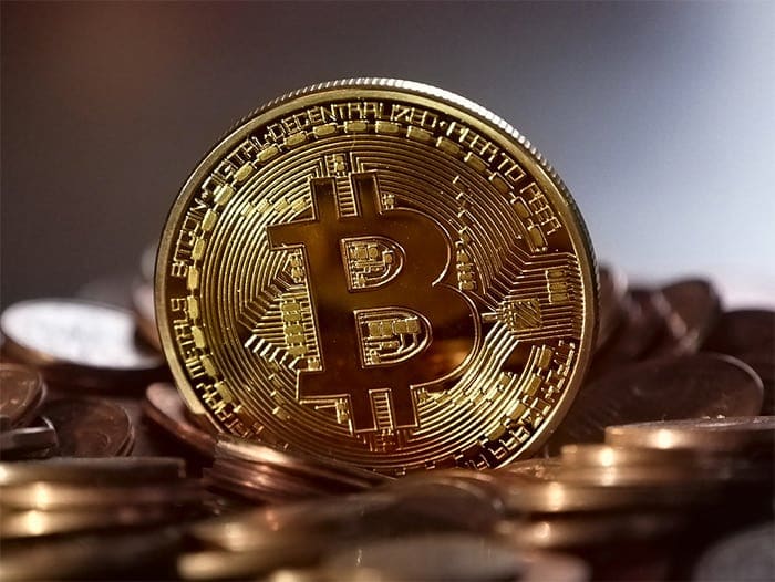 bitcoin_BTC_prijs_zakt_onder_6100_dollar_crypto_markt_verliest_7_miljard_dollar_facebook_geen_effect