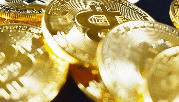bitcoin_BTC_verliest_in_rap_tempo_1000_dollar_in_waarde_na_nieuwe_yearly_high
