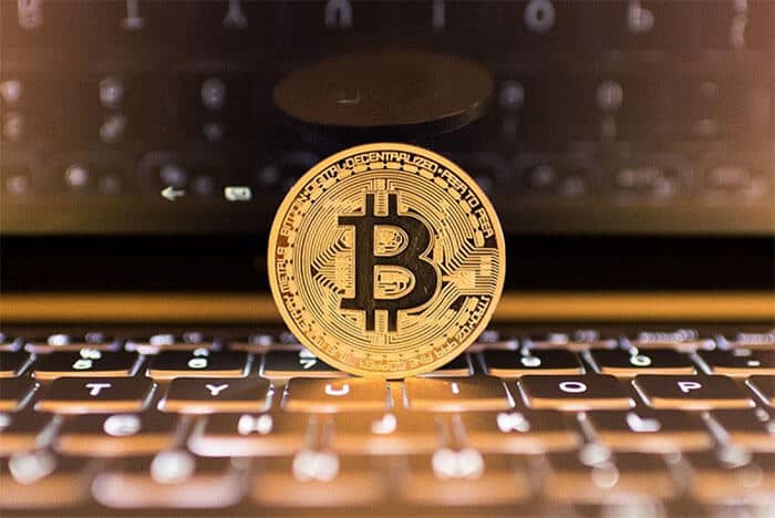 bitcoin_zakt_terug_naar_9300_dollar