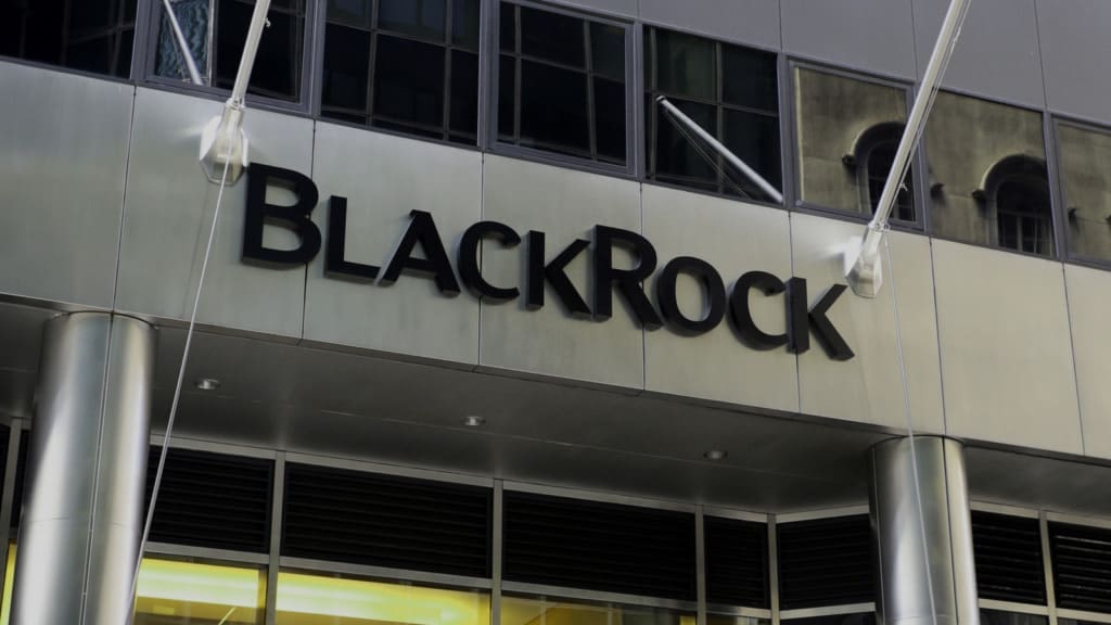 blackrock_overweegt_bitcoin_futures_markt_reageert_op_toegenome_institutionele_interesse