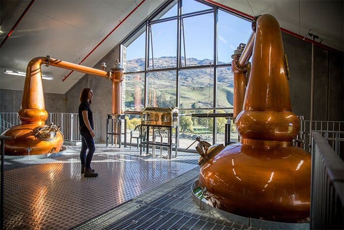 twee_distilleerderijen_gaan_middels_blockchain_de_strijd_aan_met_namaak_whisky twee_distilleerderijen_gaan_middels_blockchain_de_strijd_aan_met_namaak_whisky