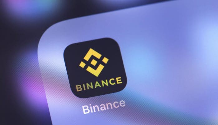 Binance-opnames-klanten-paniek Binance ziet opnames van klanten plotseling sterk toenemen na paniek