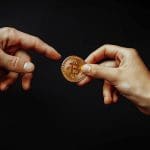 Nieuwe bitcoin investeerders verkopen met verlies en dat is positief