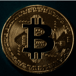 Bitcoin (BTC) analist PlanB: BTC had op $25.000 moeten staan gezien correlatie S&P 500
