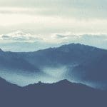 Bitcoin (BTC) koers nog altijd op cruciaal punt maar analist blijft positief, dogecoin zakt verder weg