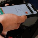 Coinbase Visa betaalkaart werkt nu met Apple Pay en Google Pay, een nieuwe stap in Bitcoin adoptie