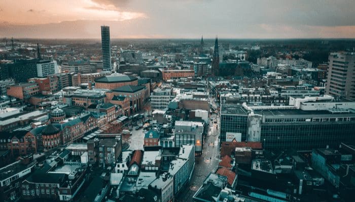 Straat in Eindhoven opengebroken wegens bitcoin mining van bewoner