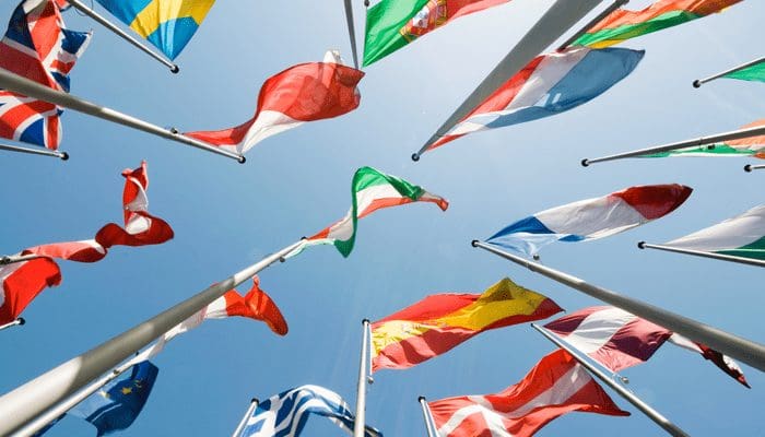 Europese-vlaggen-Grayscale-Crypto-ETF Grayscale lanceert zijn eerste crypto beursfonds in Europa