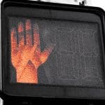 Rood stoplicht met hand