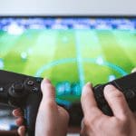 Maker van populaire voetbalgame FIFA wil de wereld van NFT en blockchain instappen, op zoek naar crypto manager