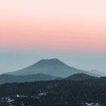 Meer landen zullen na El Salvador een bitcoin of crypto wet invoeren, zegt Cardano oprichter Charles Hoskinson