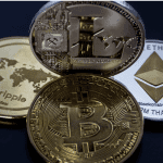 Terwijl de bitcoin (BTC) koers blijft consolideren, stijgen deze twee altcoins hard