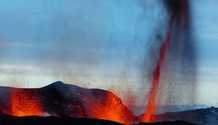 Uniswap_exchange_volume_explodeert_na_lancering_van_nieuwe_DeFi-token_wat_is_hier_aan_de_hand Uniswap exchange volume explodeert na lancering van nieuwe DeFi-token, wat is hier aan de hand