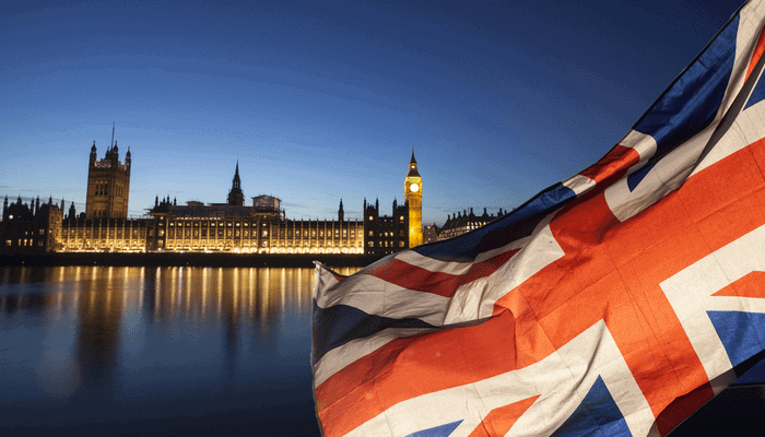 VK-vlag-parlement-big-ben De Britse overheid zal spoedig plannen om de crypto industrie te reguleren bekend gaan maken. Vooral stablecoins zullen het onderwerp worden van extensieve regelgeving, dat meldt CNBC. Het lijkt erop dat de Engelse Minister van Financiën, Rishi Sunak, binnen nu en een paar weken tijd het nieuwe raamwerk ter regulatie kenbaar zal maken.