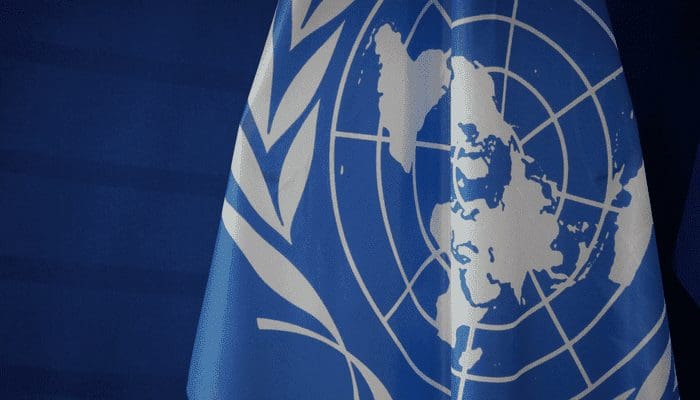 Crypto oplichter die zich voordeed als VN ambassadeur veroordeeld