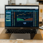 Zoon van Bitcoin (BTC) criticus Peter Schiff gaat all-in op bitcoin