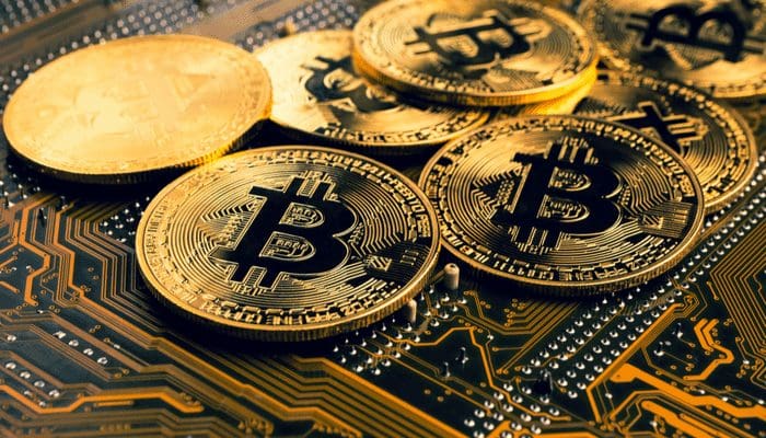 bitcoin-btc-computer Bitcoin koers heeft moeite, vertrouwen in bulls zakt