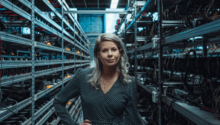 bitcoin_koers_op_weg_naar_de_100000_dollar_madelon_bespreekt_BTC_centrale_banken_en_huizenprijzen_in_madelon_praat Is Bitcoin de oplossing voor ons geld dat stuk is? Drie gasten in de auto in Madelon Navigeert!