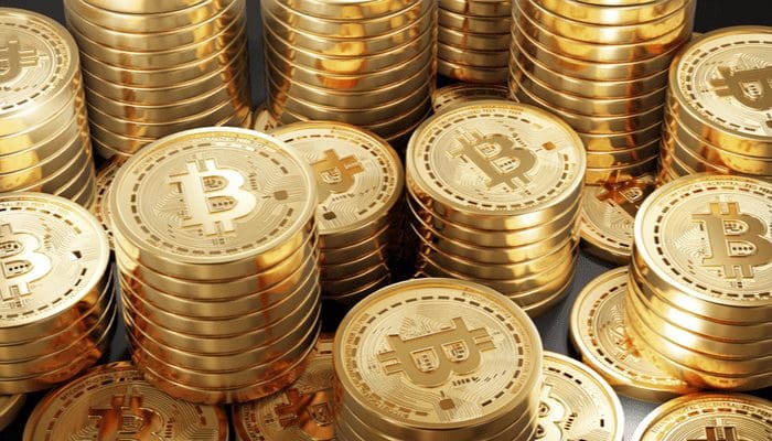 Bitcoin ziet grootste uitstroom in bijna 5 jaar, maar koers loopt vast