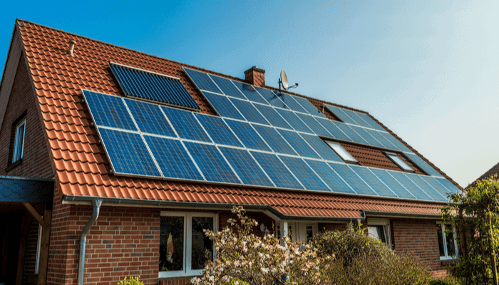 Bitcoin minen met zonnepanelen, deze miner laat zien dat het kan!