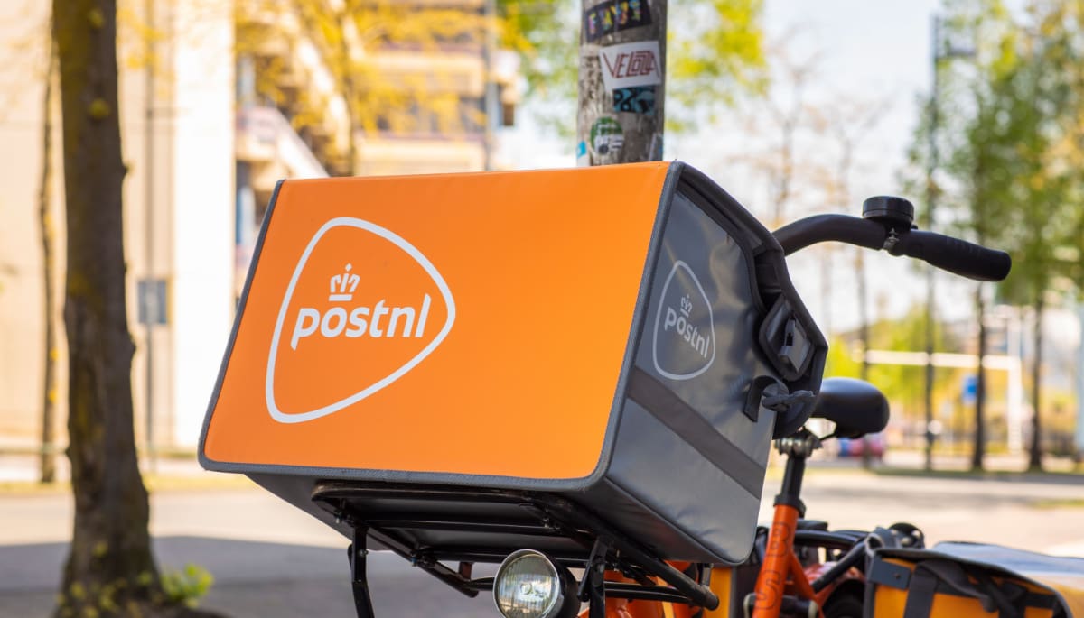 postnl-crypto-stamp-artis-Djembe-leeuw