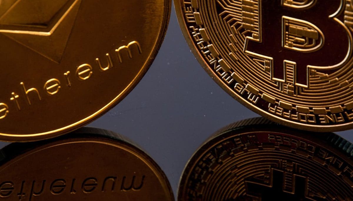 Bitcoin zegeviert ten opzichte van ethereum koers, zelfs oprichter dumpt