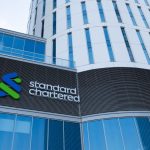 Enorme Britse bank opent de deuren voor crypto met staking dienst