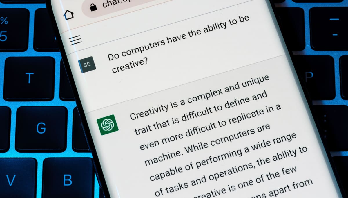 Cardano lanceert AI chatbot en gaat strijd met ChatGPT aan