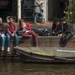 Nederlandse jongeren missen financiële kansen, ondanks geldzorgen