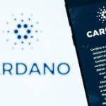 Cardano logo met daarnaast een stukje tekst over Cardano ''(ADA)''