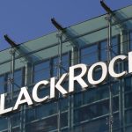 Blackrock logo op kantoorgebouw