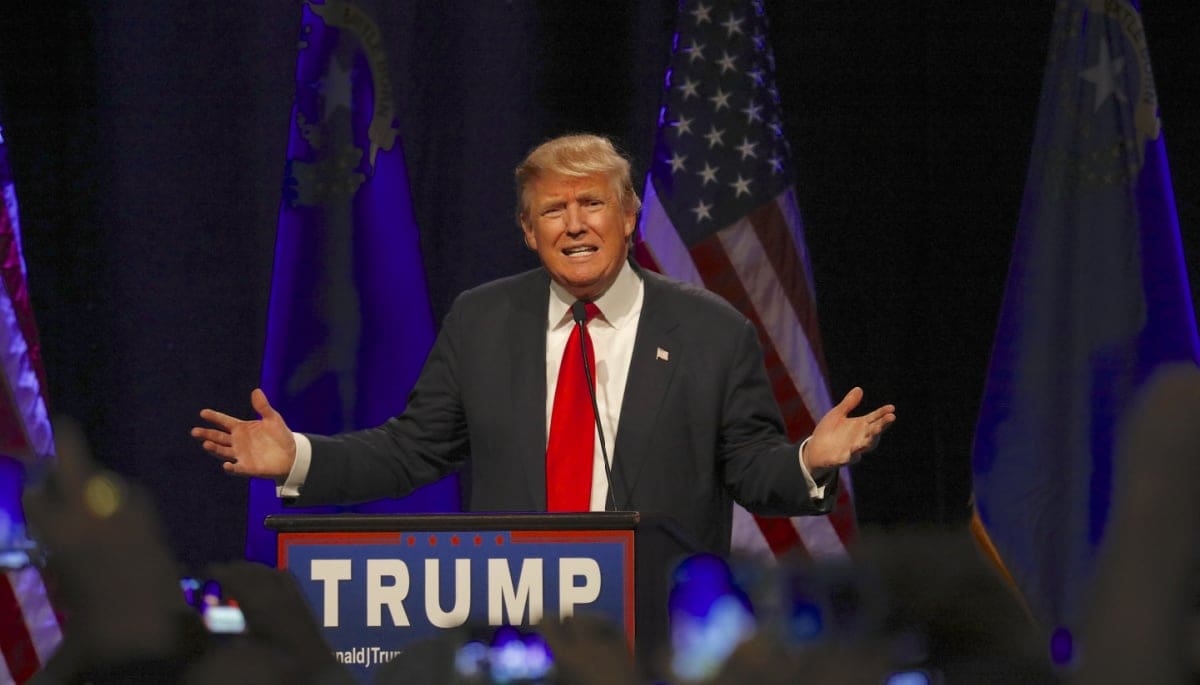 Bitcoin en memecoins schieten omhoog na moordaanslag op Donald Trump