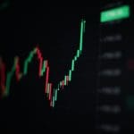 Bitcoin zet opmars voort, nu boven $63.000; dogecoin stijgt 40%