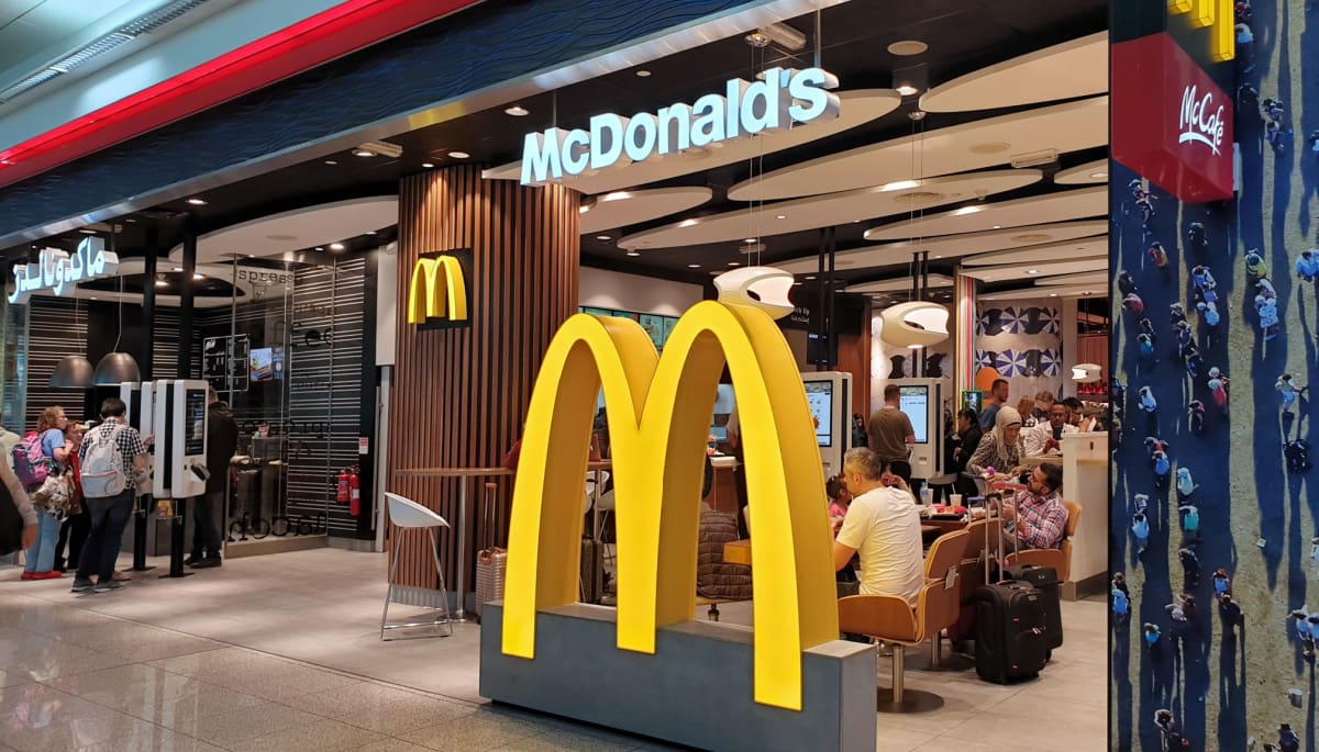 Jongen (18) betaalde 3 bitcoins voor McDonald's menu, maar waarom?