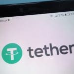 foto van Tether (USDT) op een smartphone scherm