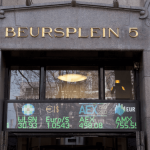 AEX stijgt naar hoogste prijs ooit, een ripple-effect voor bitcoin?
