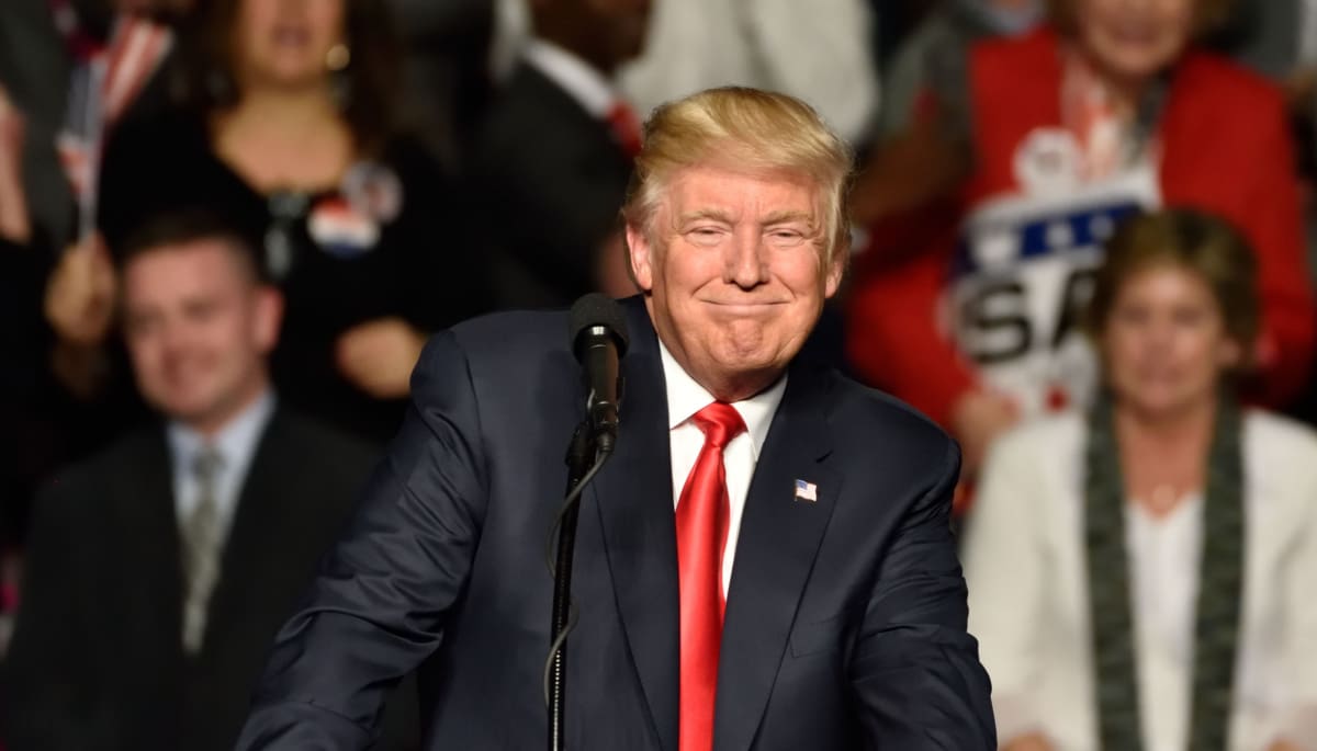 Crypto Ontbijt: Bitcoin op scherp voor Fed-besluit, Trump token onthuld & meer