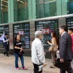 Hongkong keurt bitcoin en ethereum beursfondsen goed, koersen reageren