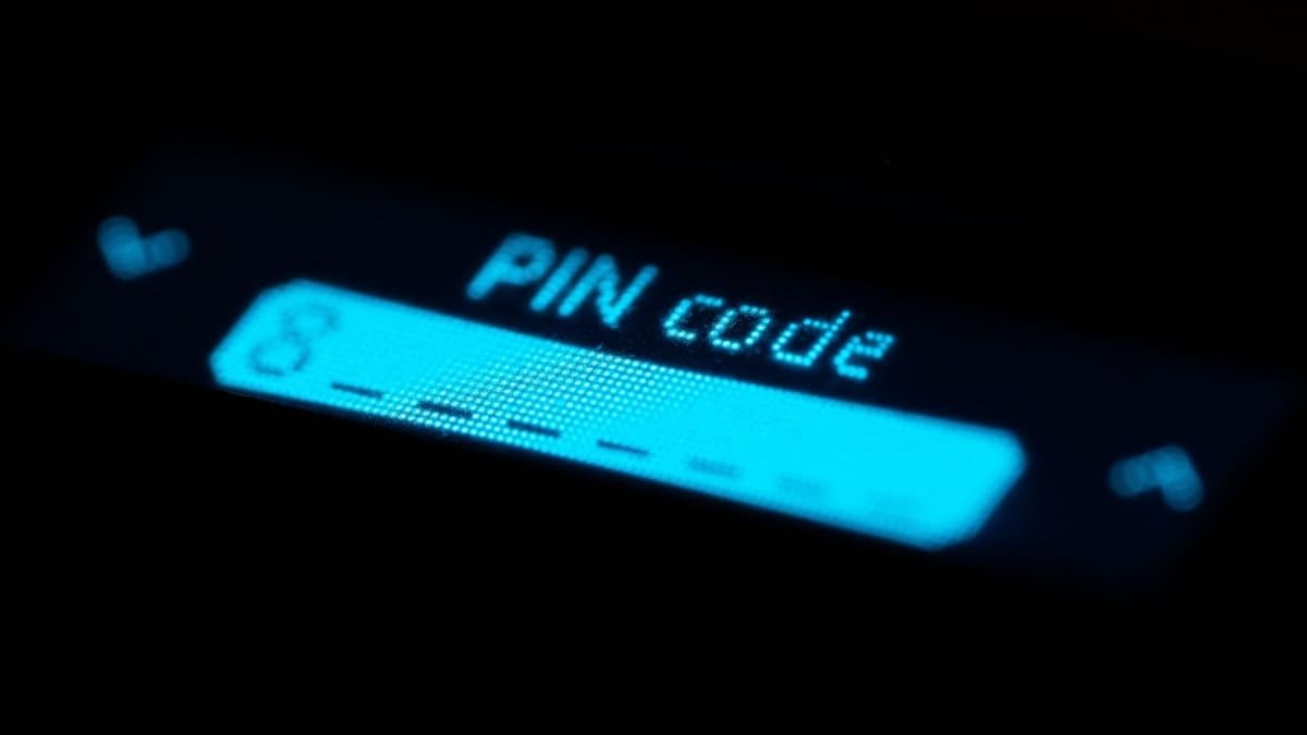 pincode op een scherm van een crypto wallet zoals LEdger