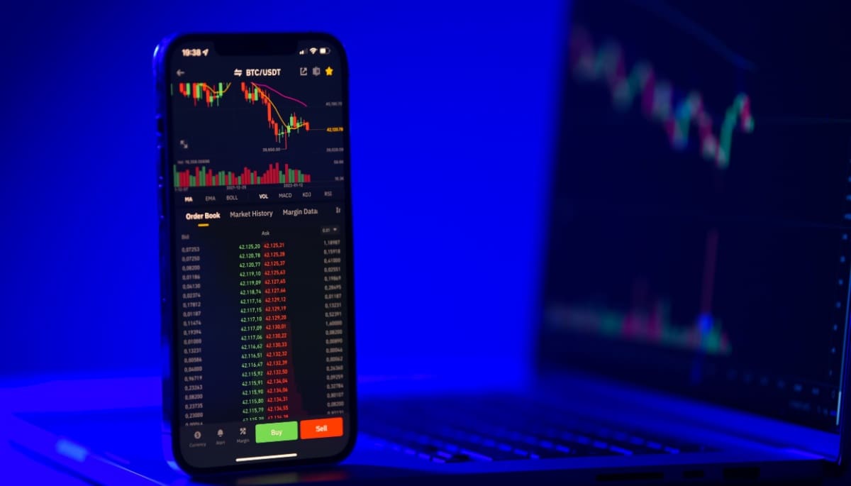 Bitcoin koers duikt onder $69.000, maar ethereum schiet de lucht in