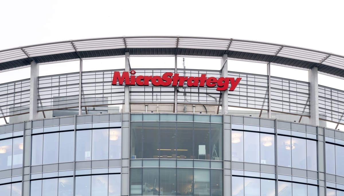 Bitcoinreus MicroStrategy wordt Strategy₿, maar boekt €645 miljoen verlies