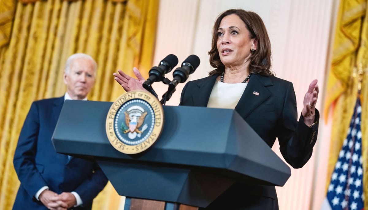 kamala-KAMA-harris-memecoin-stijgt-na-biden-fiasco