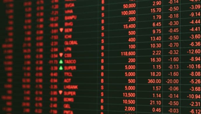 Bitcoin onder $100.000: $700 miljoen verdampt in cryptomarktdaling
